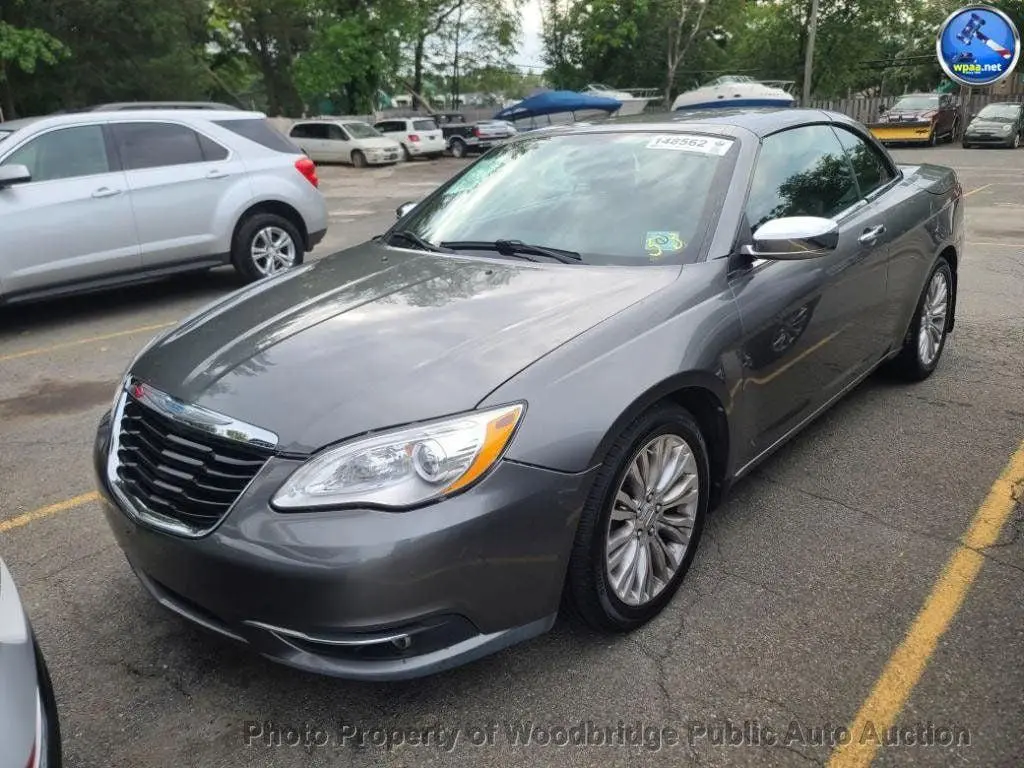 2013 Chrysler 200 Limited