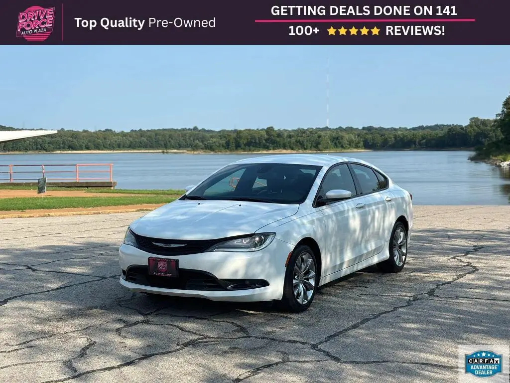 2016 Chrysler 200 S