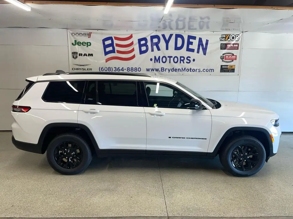 2026 Jeep Grand Cherokee L Laredo Altitude