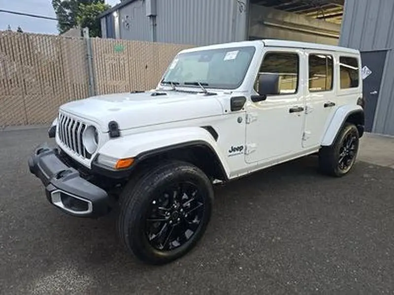 2025 Jeep Wrangler Sahara 4xe