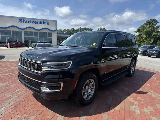 2023 Jeep Wagoneer Base