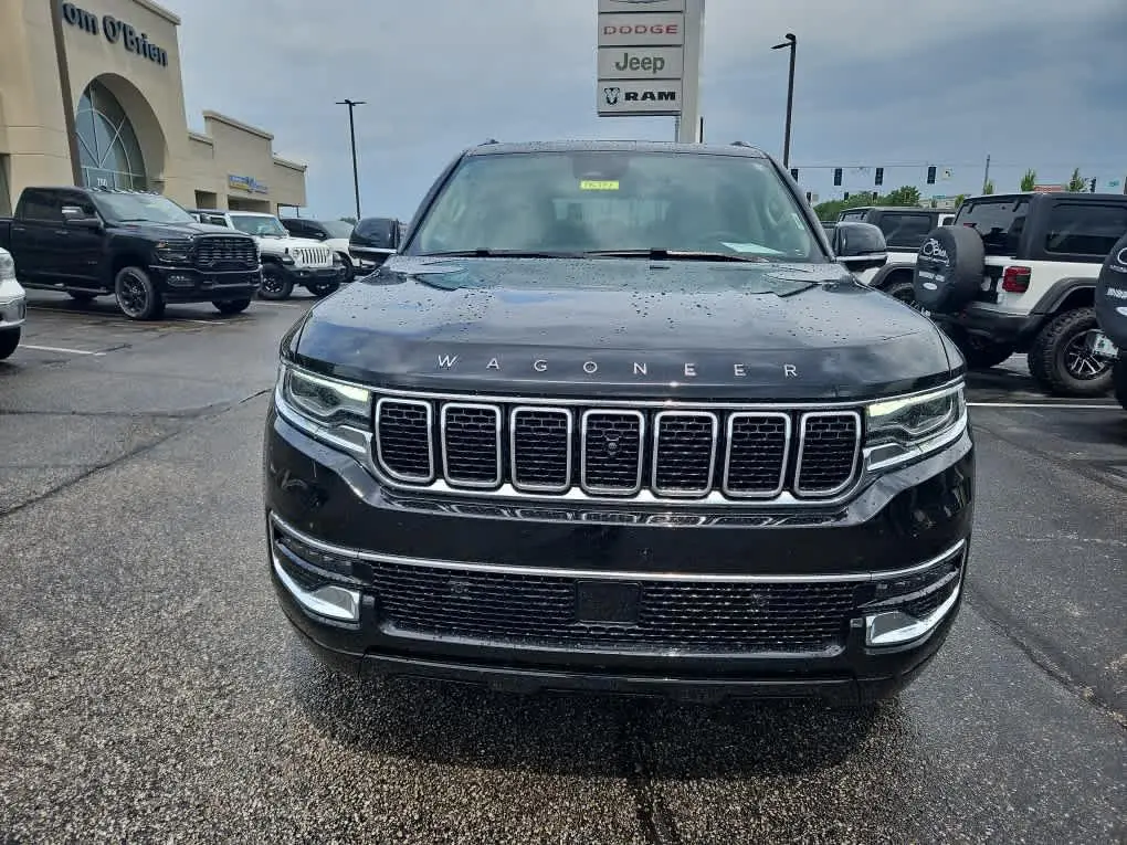 2024 Jeep Wagoneer Base