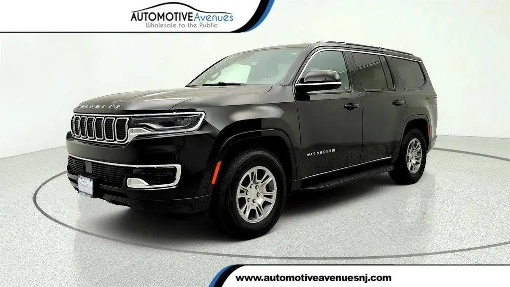 2023 Jeep Wagoneer Base