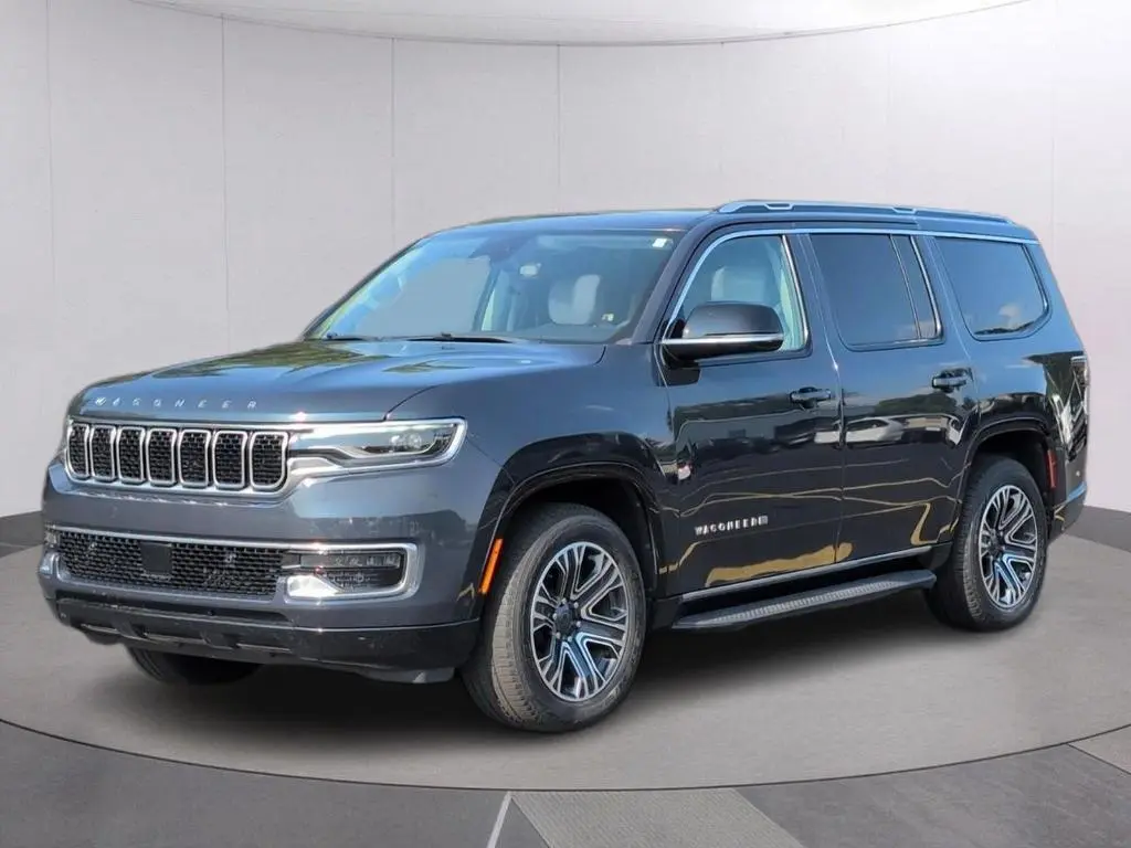 2023 Jeep Wagoneer Base