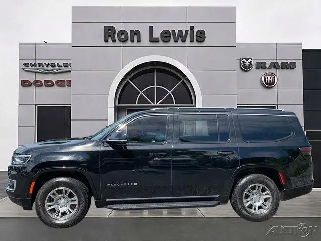 2023 Jeep Wagoneer Base