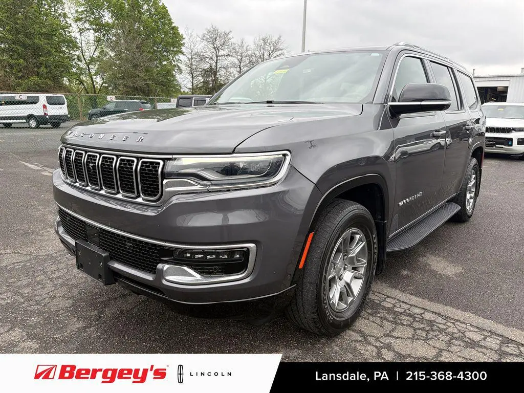 2023 Jeep Wagoneer Base