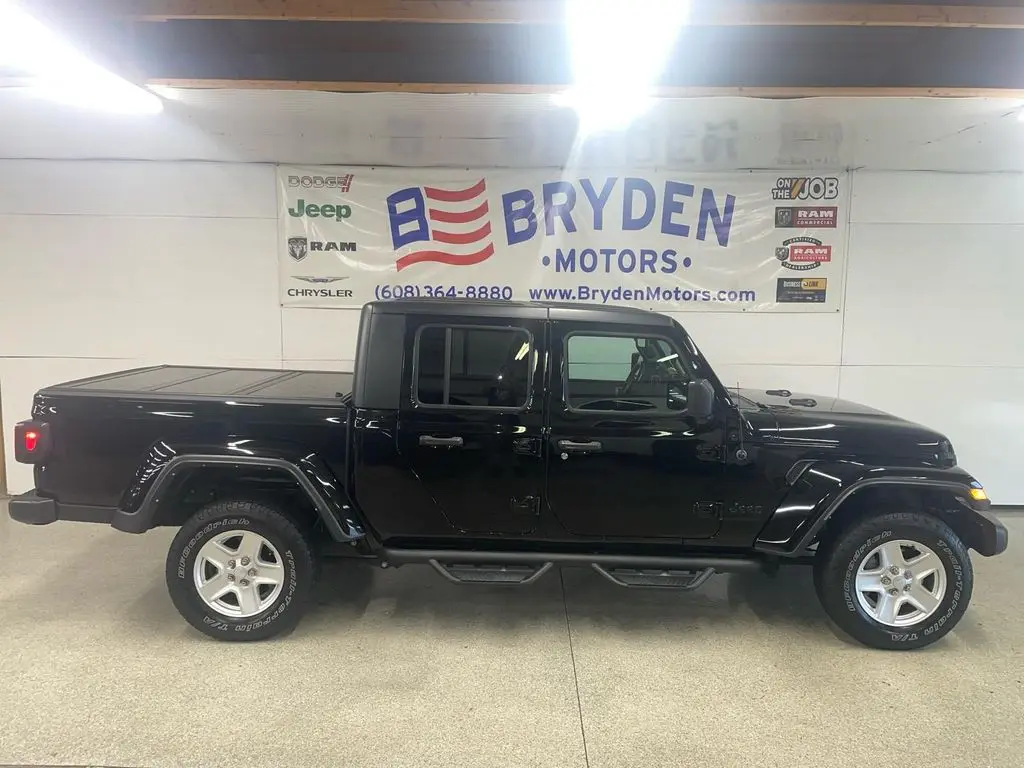 2022 Jeep Gladiator Sport S