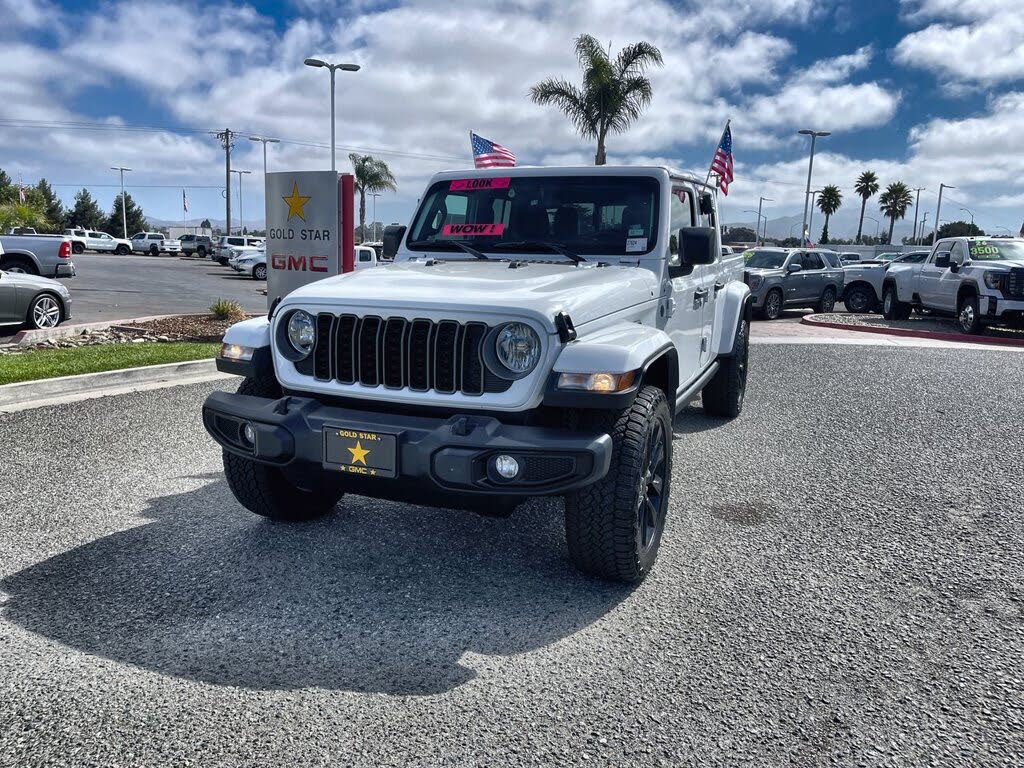 2025 Jeep Gladiator NightHawk