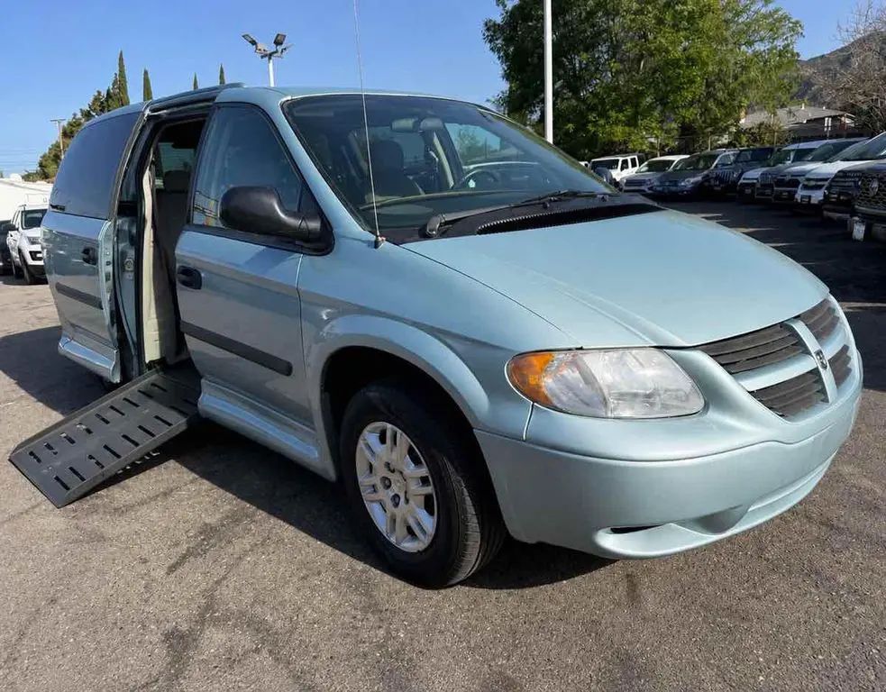 2005 Dodge Grand Caravan SE