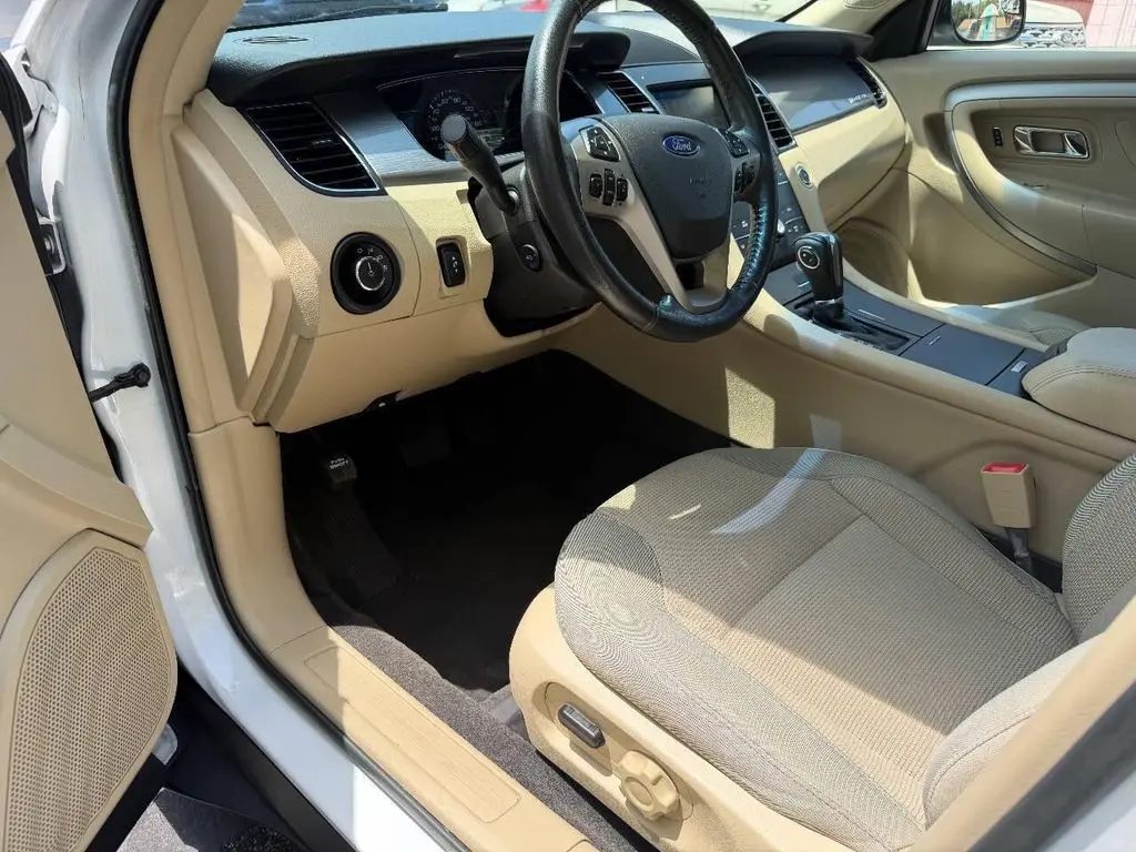 2017 Ford Taurus SEL