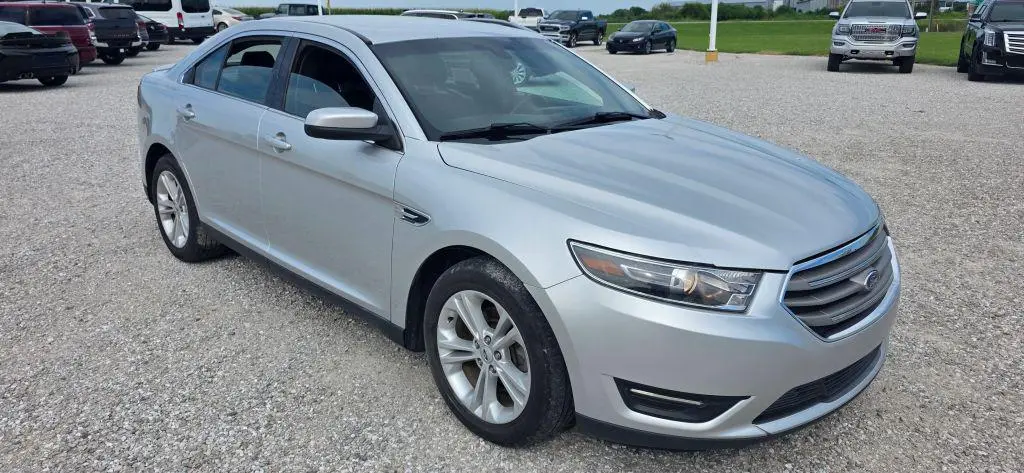2017 Ford Taurus SEL