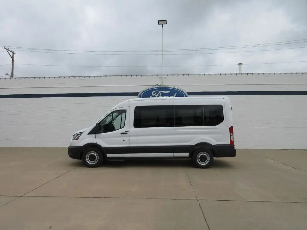 2025 Ford Transit Passenger XLT