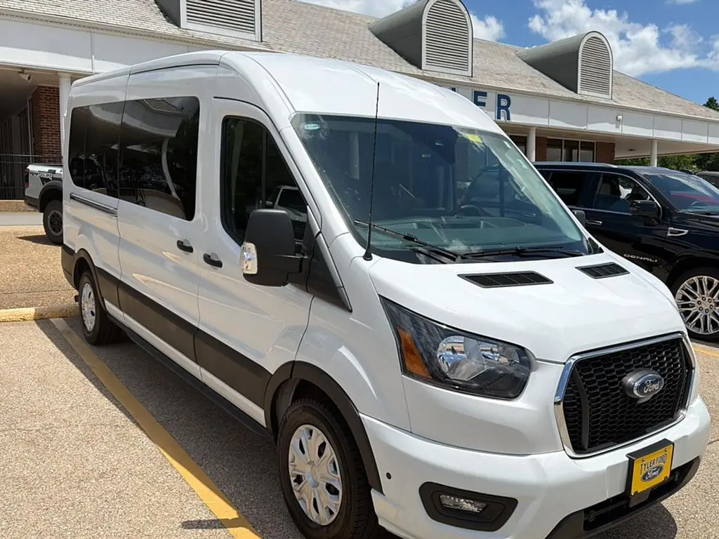 2025 Ford Transit Passenger XLT