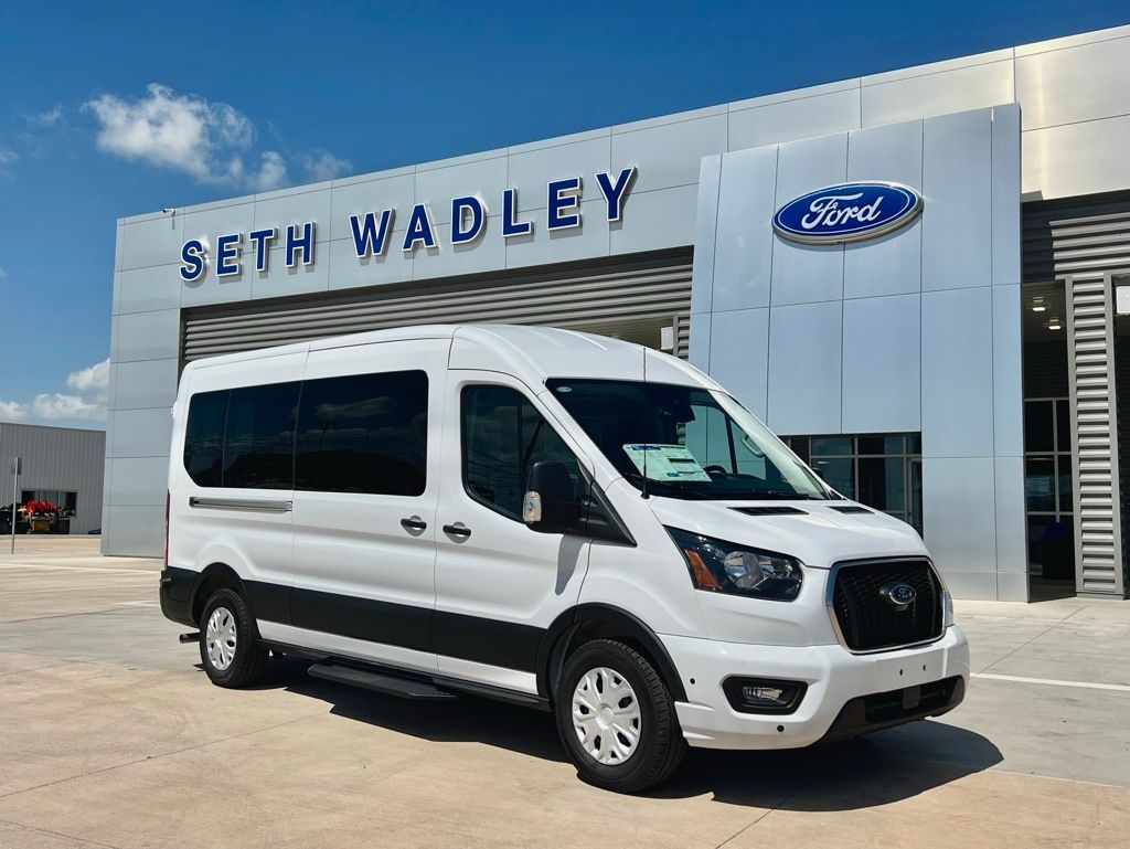2025 Ford Transit Passenger XLT