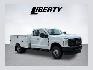 2026 Ford F-350 Super Duty Chassis XL