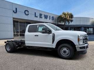 2026 Ford F-350 Super Duty Chassis XL