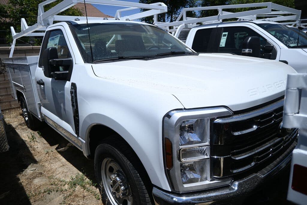 2026 Ford F-350 Super Duty Chassis XL