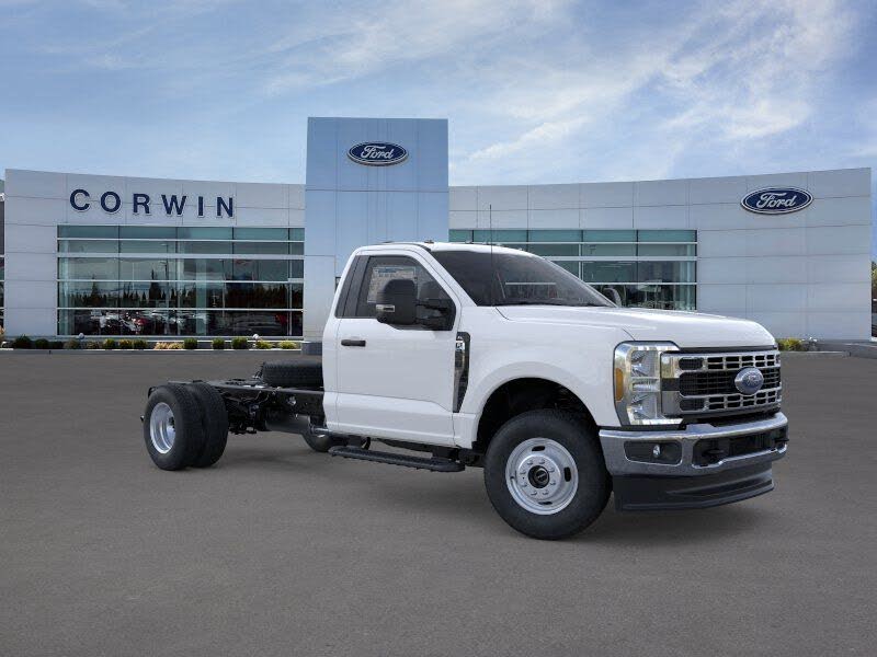 2025 Ford F-350 Super Duty Chassis XL