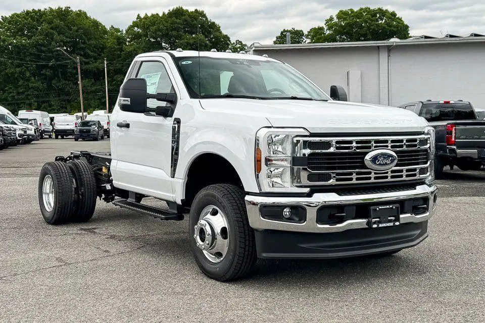 2026 Ford F-350 Super Duty Chassis XL
