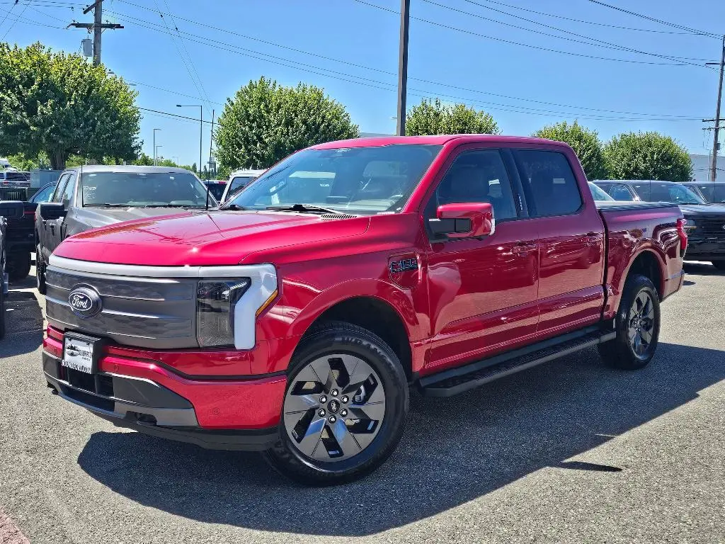 2025 Ford F-150 Lightning Lariat