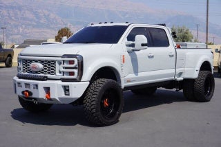 2025 Ford F-450 Super Duty Platinum