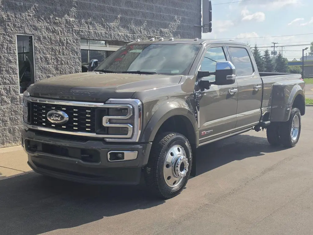 2026 Ford F-450 Super Duty Platinum