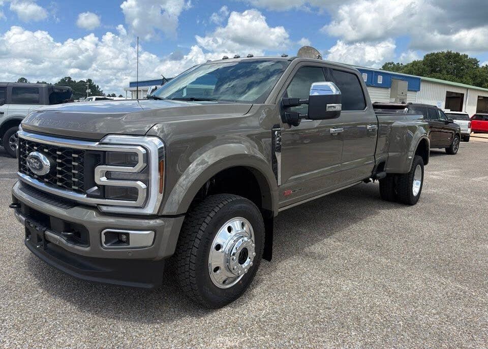 2026 Ford F-450 Super Duty Platinum