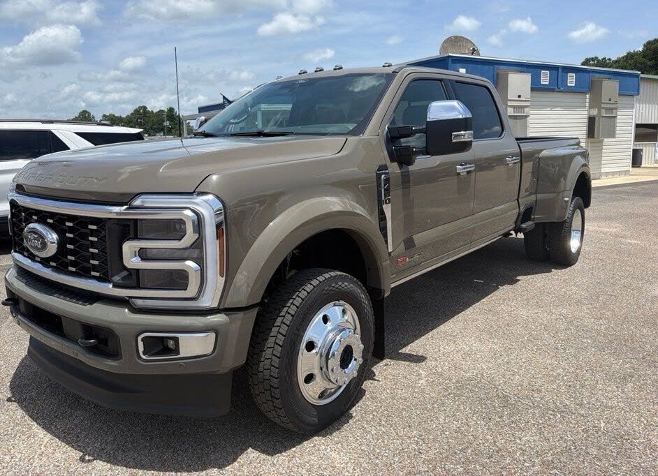 2026 Ford F-450 Super Duty Platinum