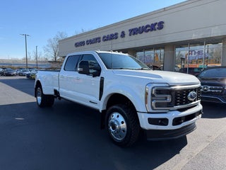 2025 Ford F-450 Super Duty Platinum