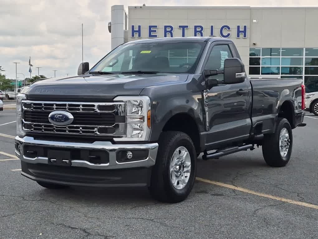 2026 Ford F-350 XLT