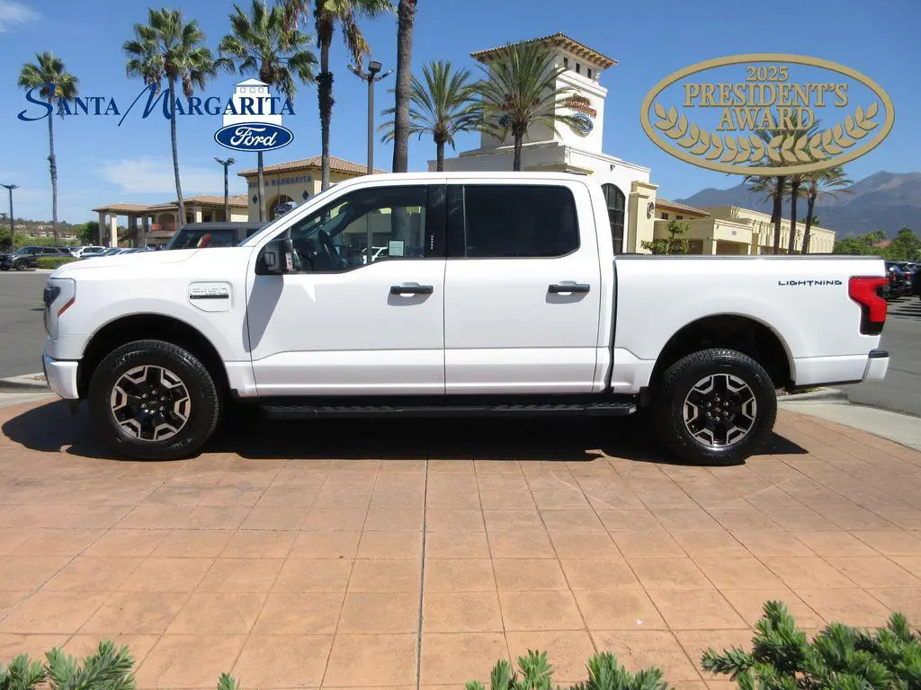 2023 Ford F-150 Lightning XLT