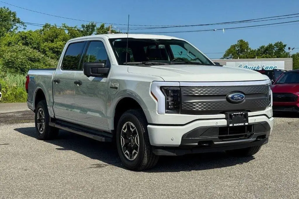 2023 Ford F-150 Lightning XLT