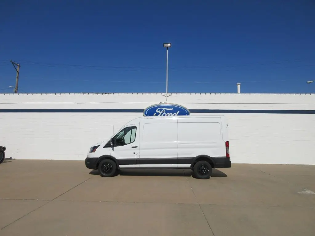 2025 Ford Transit Cargo Medium Roof
