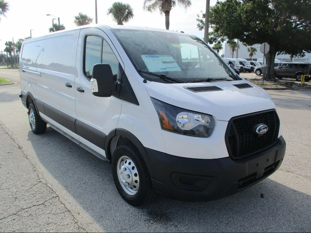 2025 Ford Transit-150 XL