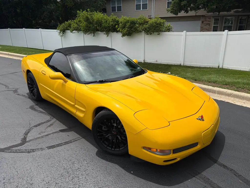2004 Chevrolet Corvette Base