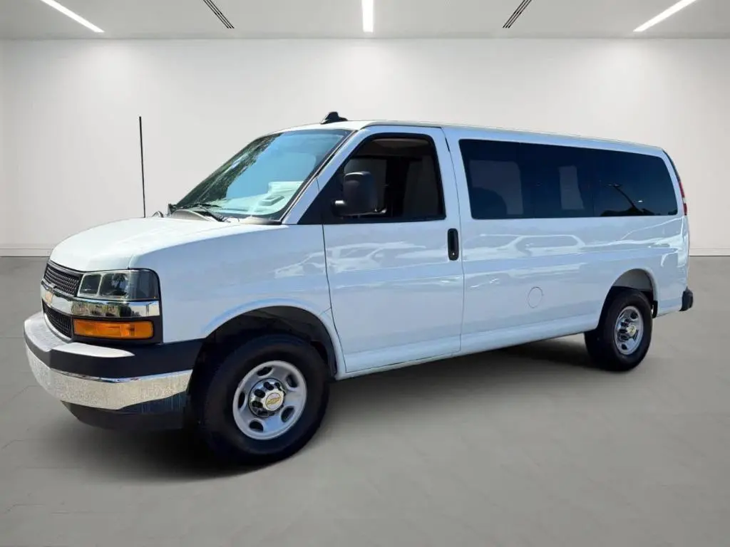 2025 Chevrolet Express 2500 LT