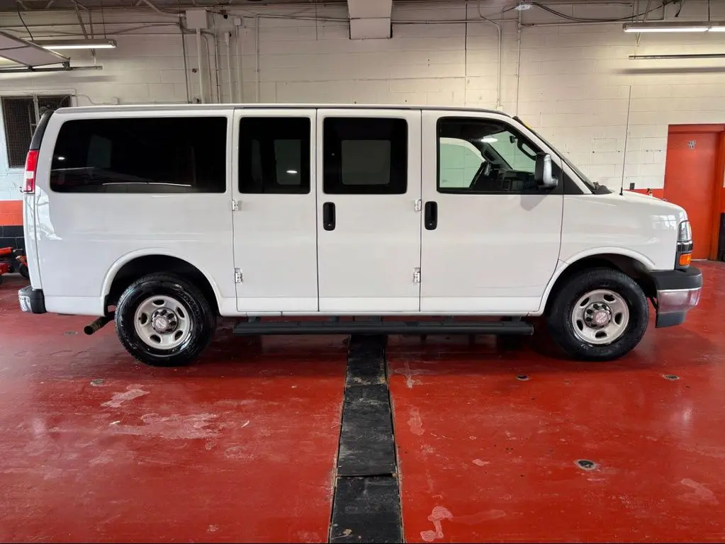 2017 Chevrolet Express LT