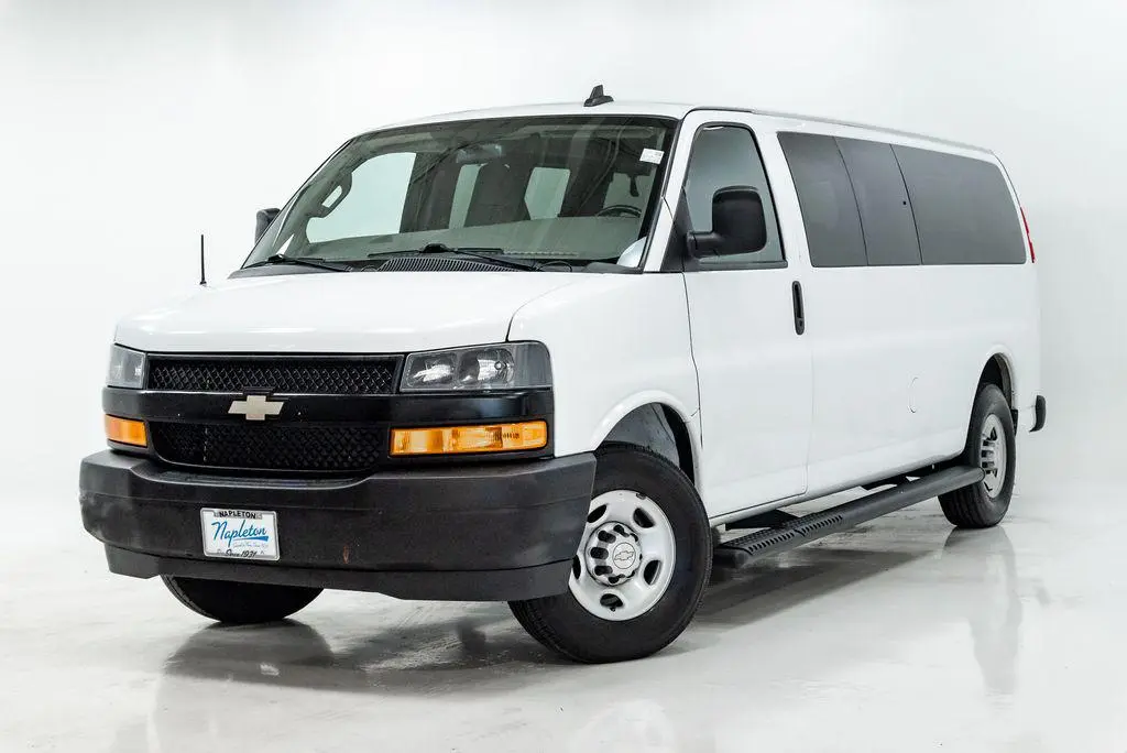 2022 Chevrolet Express LS