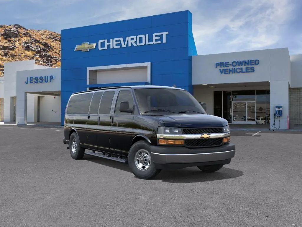 2026 Chevrolet Express 3500 LT