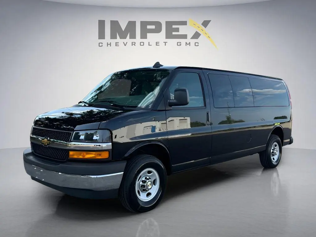 2026 Chevrolet Express 3500 LT