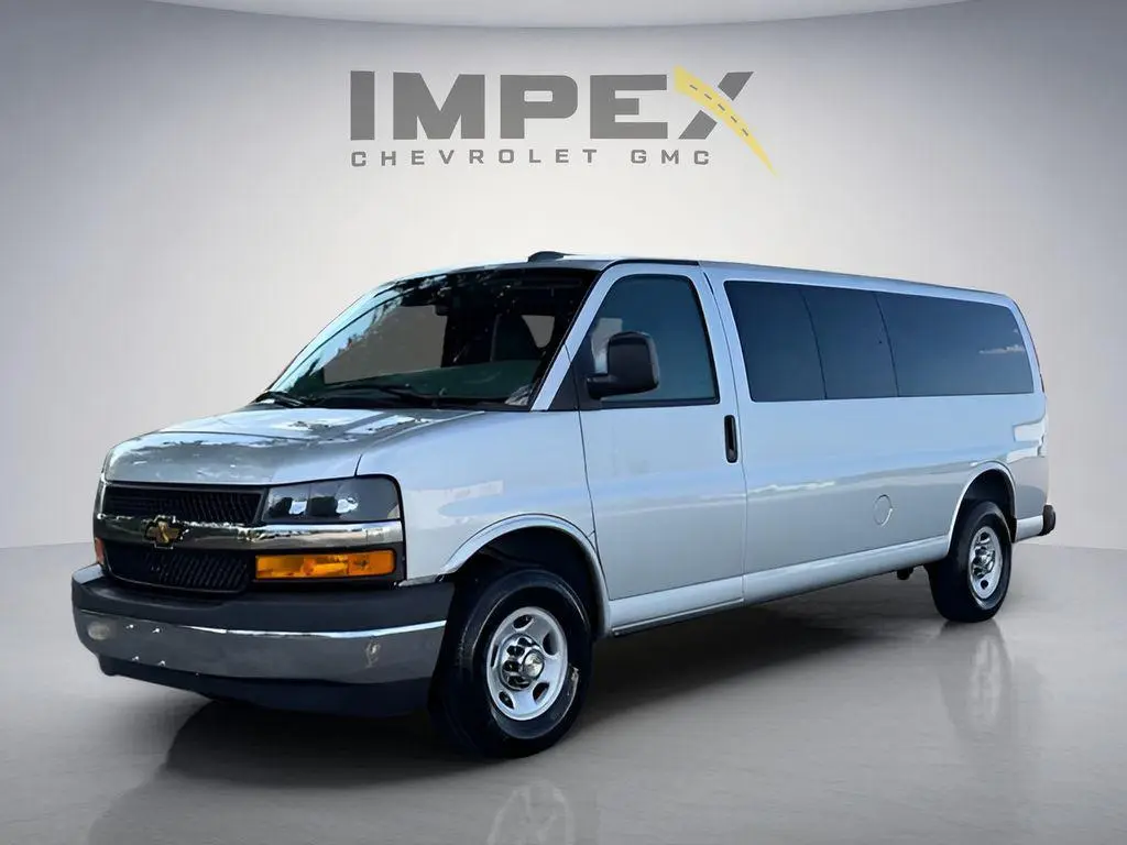 2026 Chevrolet Express 3500 LT