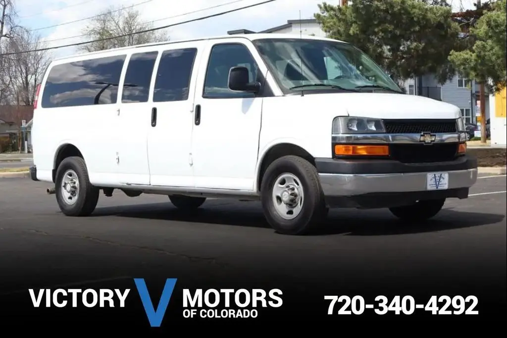 2017 Chevrolet Express Passenger LT Ext