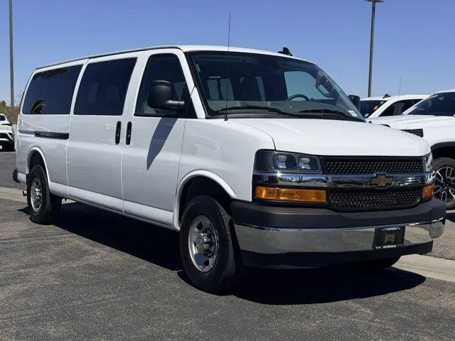 2025 Chevrolet Express LT Ext