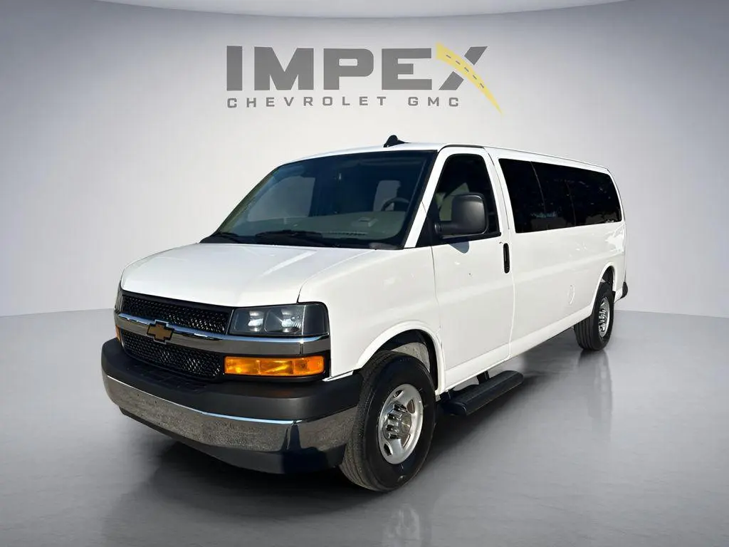 2025 Chevrolet Express LT Ext