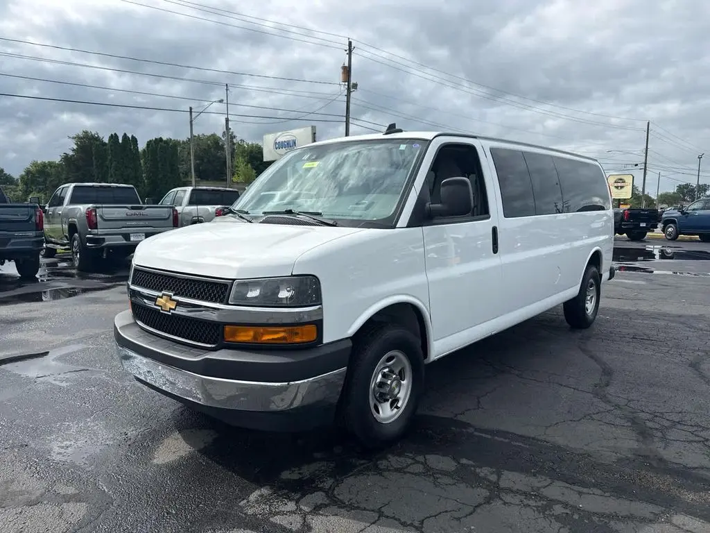 2024 Chevrolet Express LT EXT