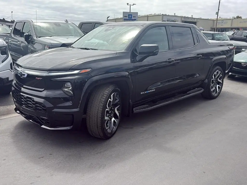 2025 Chevrolet Silverado EV RST