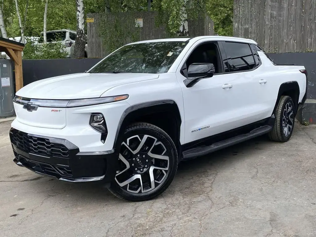 2025 Chevrolet Silverado EV RST
