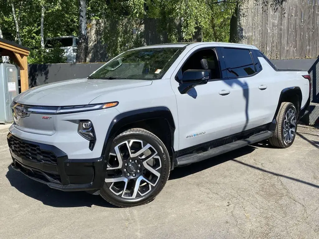 2025 Chevrolet Silverado EV RST