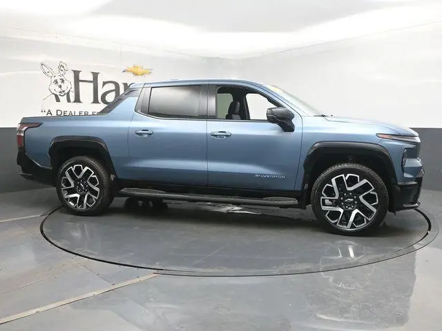 2025 Chevrolet Silverado EV RST
