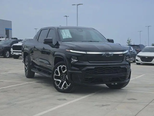 2024 Chevrolet Silverado EV RST
